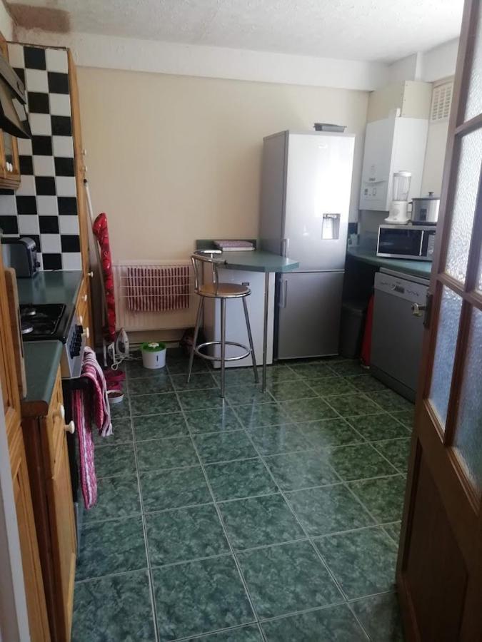 Cozy Loft In Bushey, 20 Mins By Train To Euston London Apartment Exterior photo