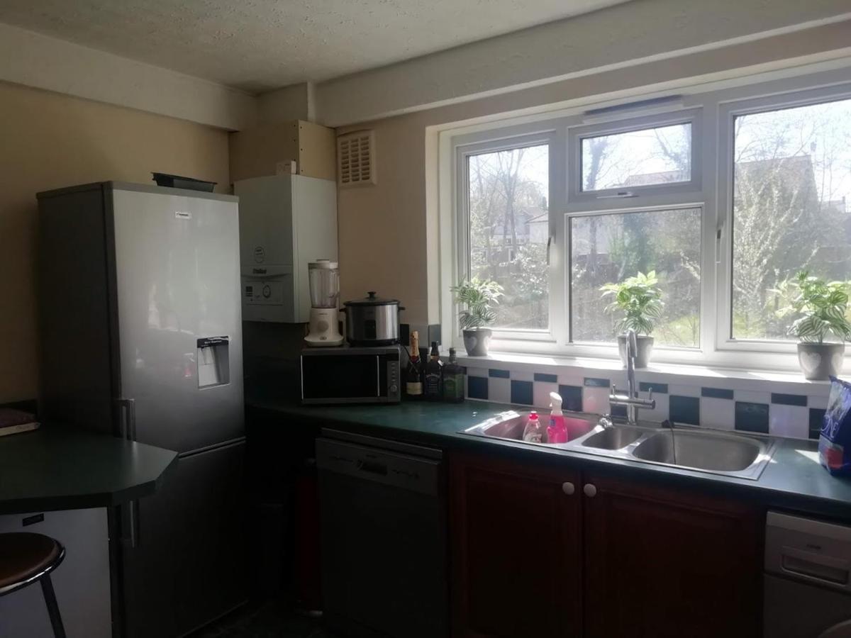Cozy Loft In Bushey, 20 Mins By Train To Euston London Apartment Exterior photo