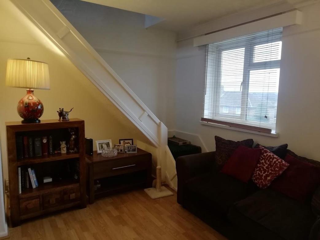 Cozy Loft In Bushey, 20 Mins By Train To Euston London Apartment Exterior photo